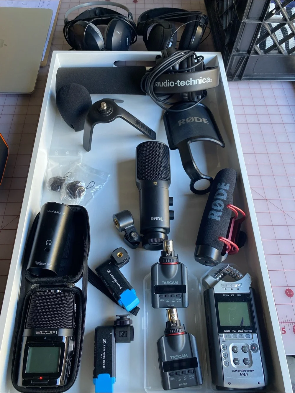 Audio Technica / RØDE Style USB Microphone in Black and Silver